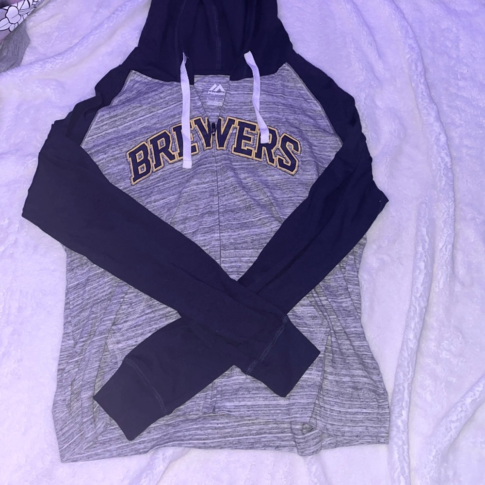 Blue and grey brewers light weight zip up sweater, never been worn size L.